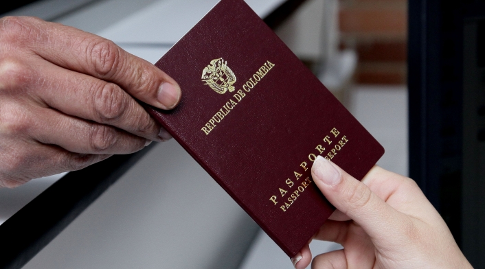 Renunció abogado de la Cancillería en proceso de licitación de pasaportes: estas son las razones