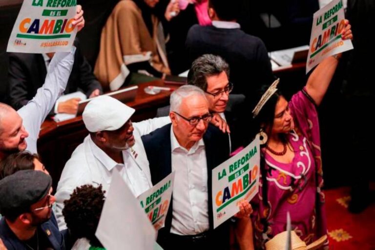 Triunfo de Petro: Minsalud celebra aprobación de la polémica reforma a la salud en la Cámara de Representantes